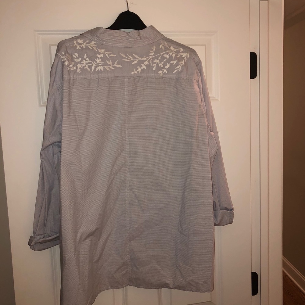 DNKY button down - Picture 4 of 6